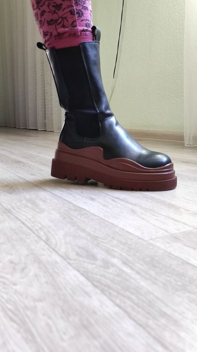 Срочно,Продается демисезонные сапоги!