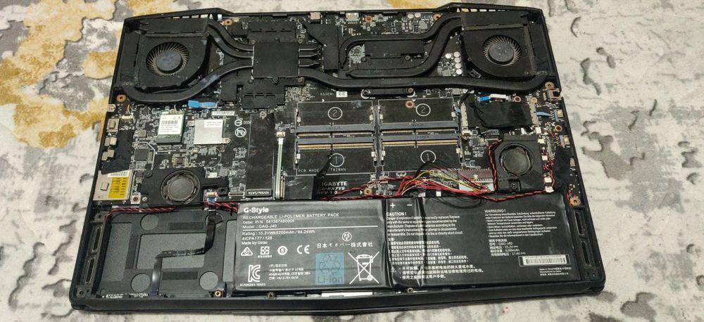 defect/piese laptop gigabyte i7 8th gen +gtx video