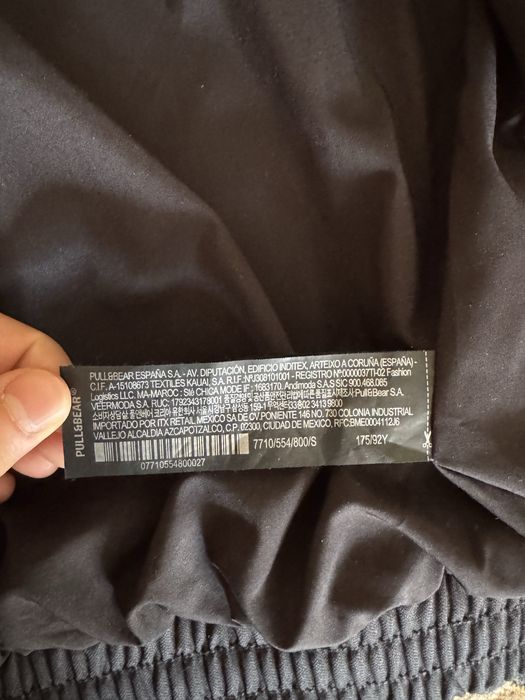 Бомбер от Pull&Bear.