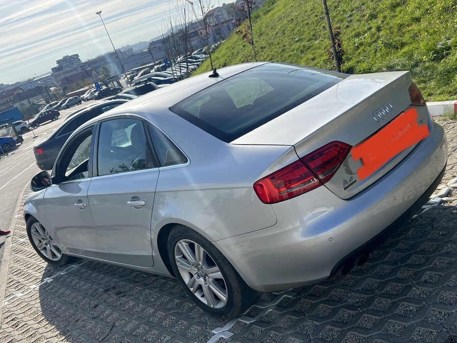 Usa spate stanga  audi a4 b8 sedan berlina LX7W