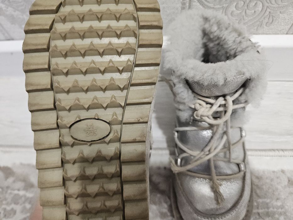 Продам зимние сапоги 31 размер