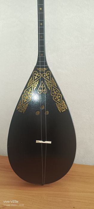 Домбыра ,Гитара 80000.