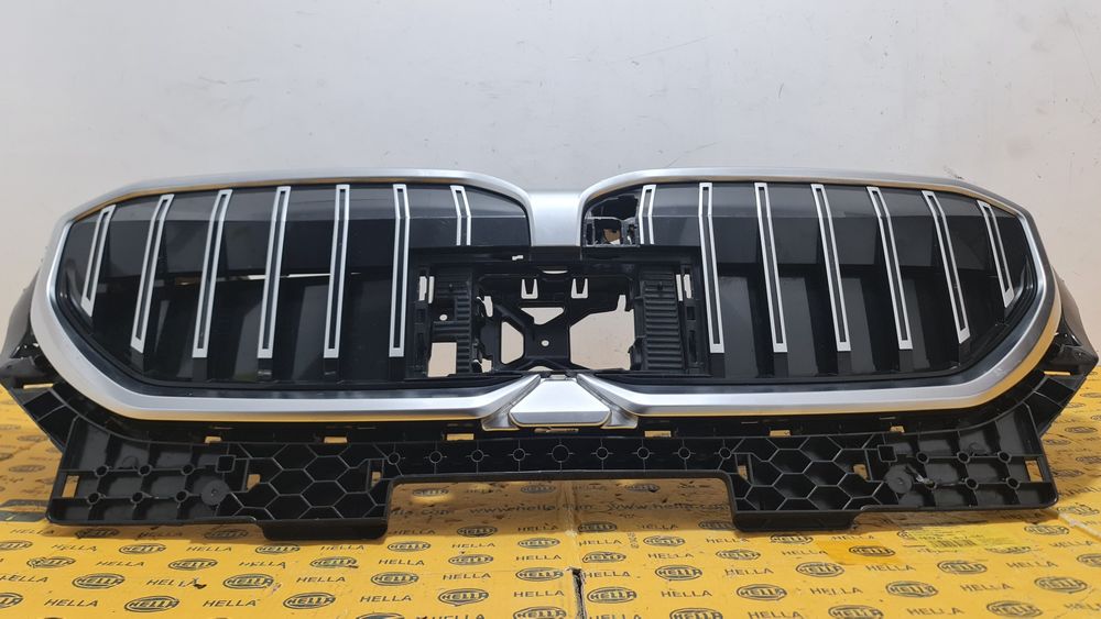 Grila masca radiator bara fata trager BMW 5 G60 G61 i5 G9x 5A1D079