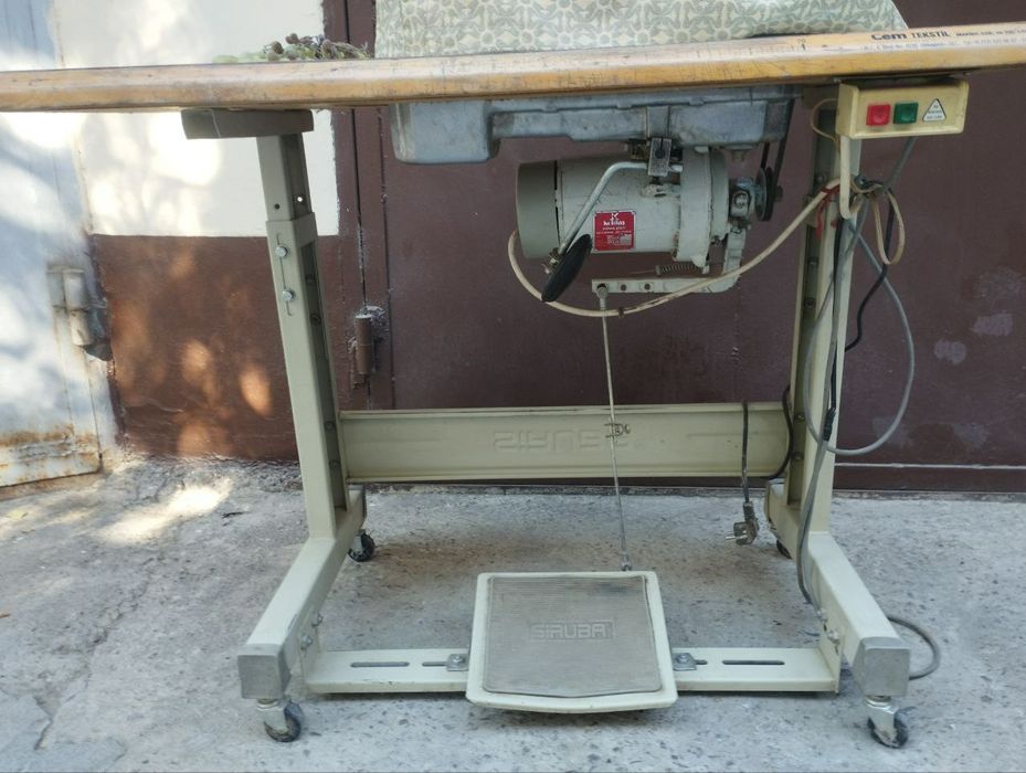 Продается промышленная швейная машинка SIRUBA в хорошем состоянии