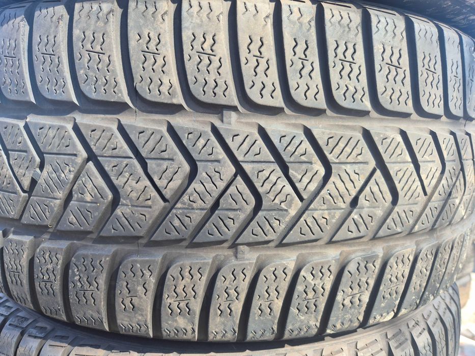 4 Anvelope de IARNA - 245/40/18 - PIRELLI - CA UNELE NOI - DOT 2024
