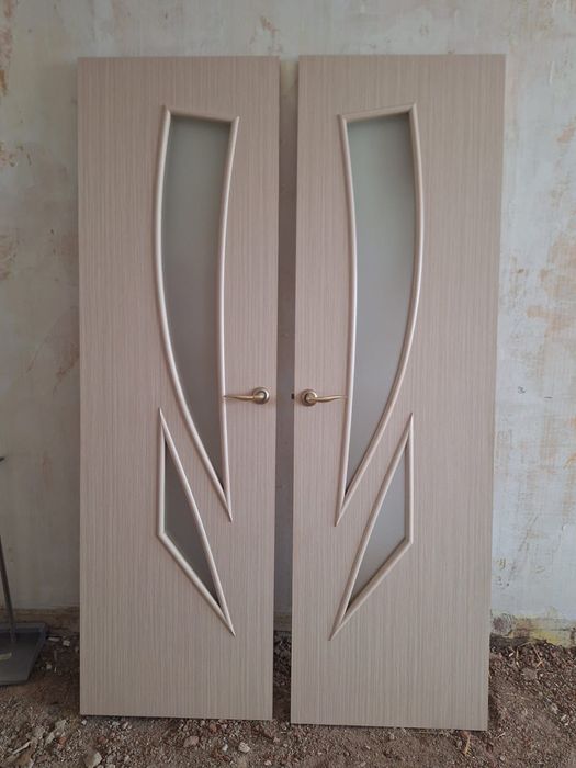 Межкомнатные двери 3 штуки