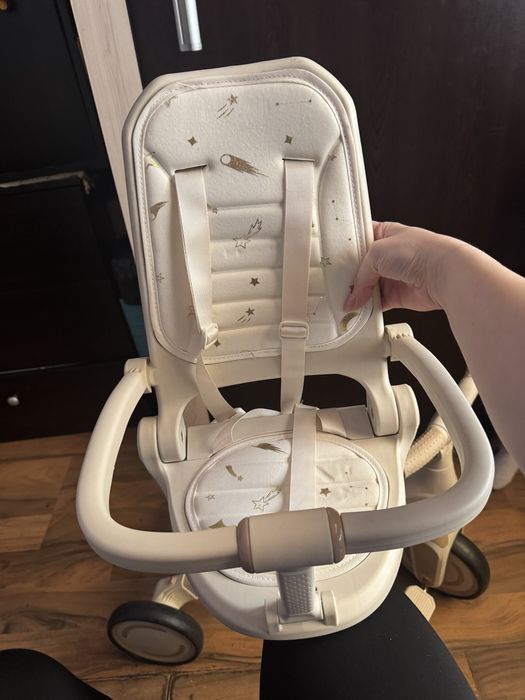 Триколка 4в1 бежов цвят