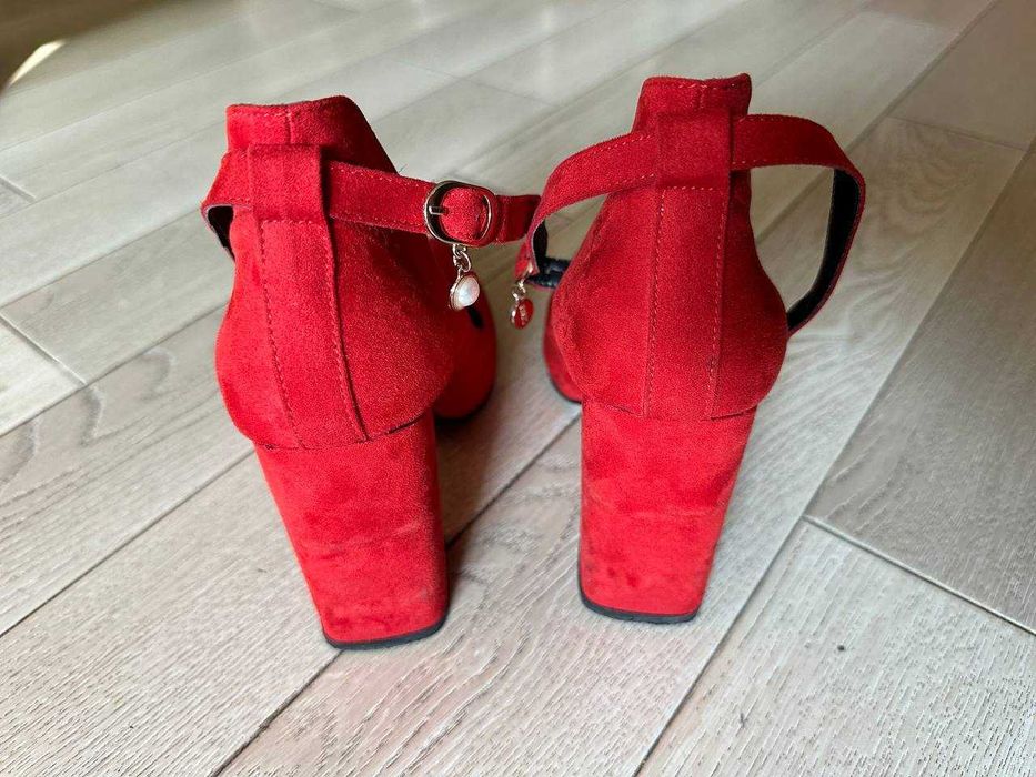 Продам туфли в отличном состоянии 35 размер