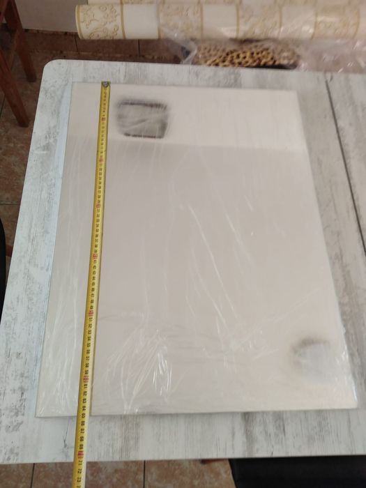 Oglinda nouă în folie