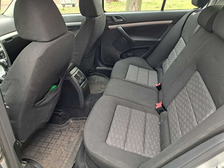 Шкода октавия 1.6TDI 105hp 2010.г