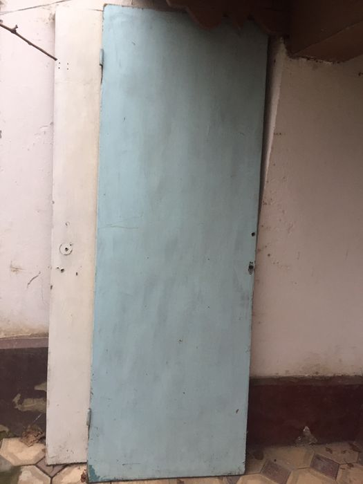 Есік-терезелер ағаш және ДВПдан жасалған