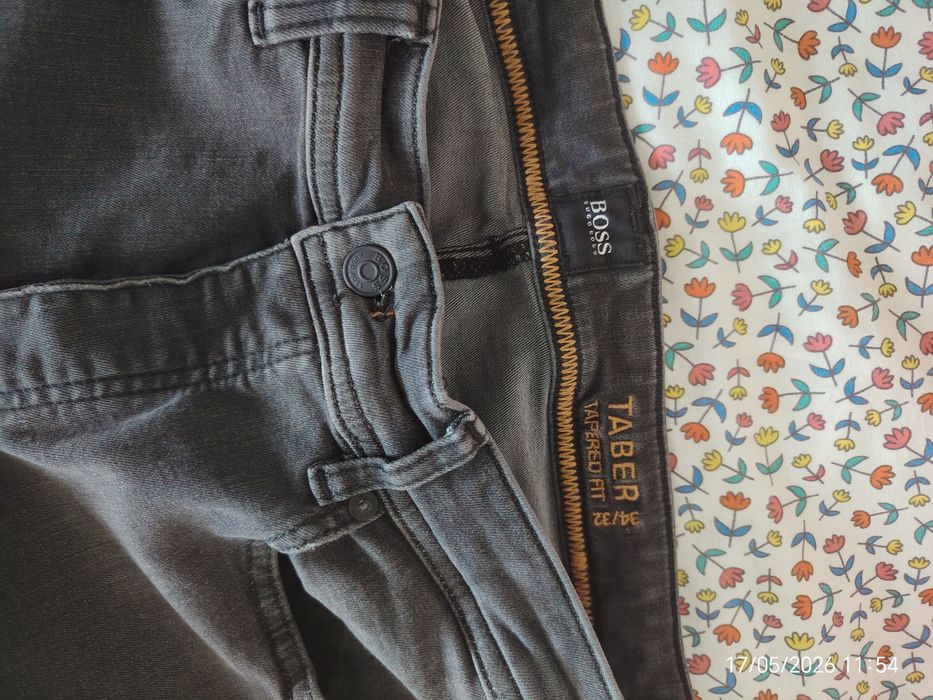 Hugo Boss pantaloni