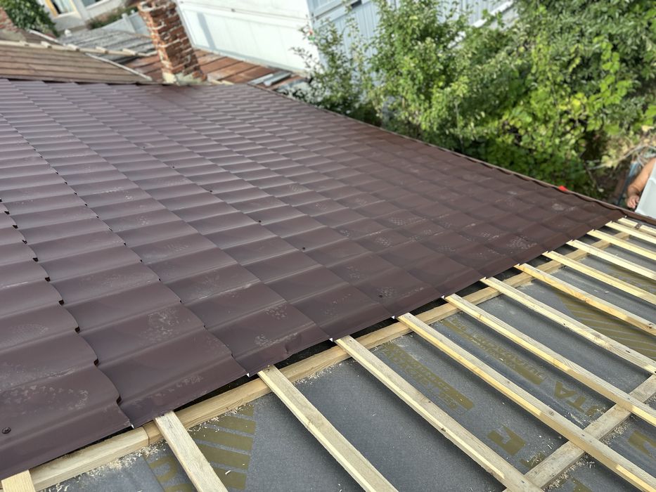 Reparatii acoperisuri montaj tigla metalica dulgherie jgheaburi terase