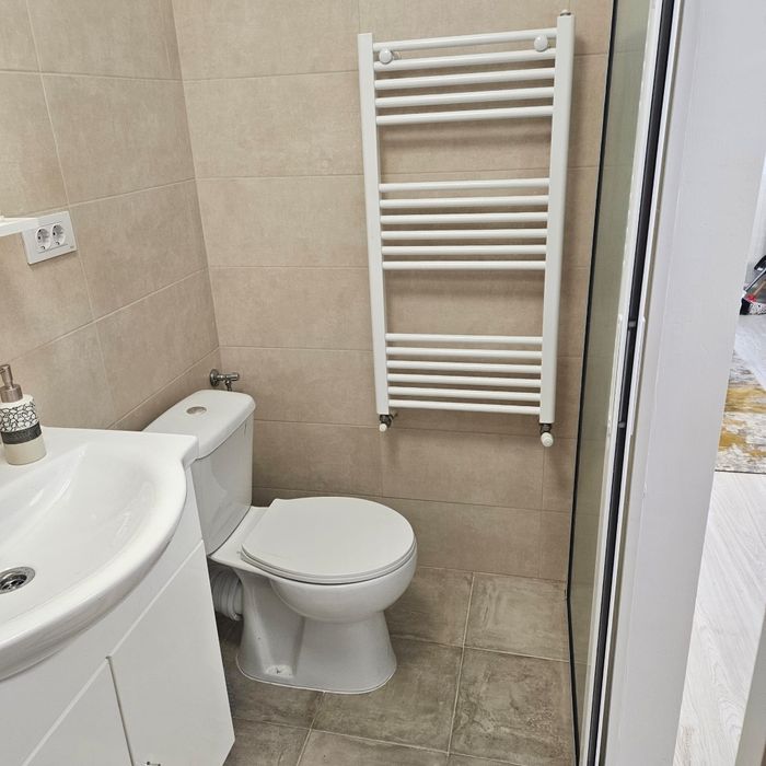 Proprietar inchiriez garsoniera 300 euro  sau 400 euro cu utilitati