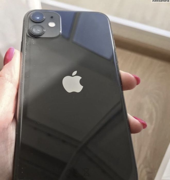 Продам Айфон 11  128 гб