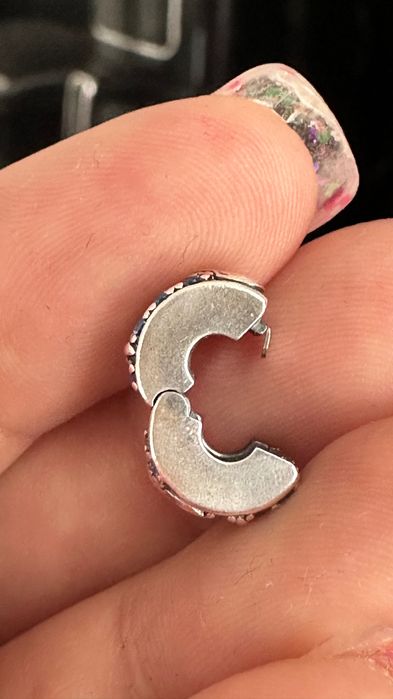 Brățară Pandora autentică + două clipsuri charm