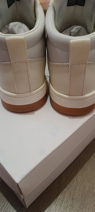 Calvin Klein оригинални дамски бели кецове, 36 н.