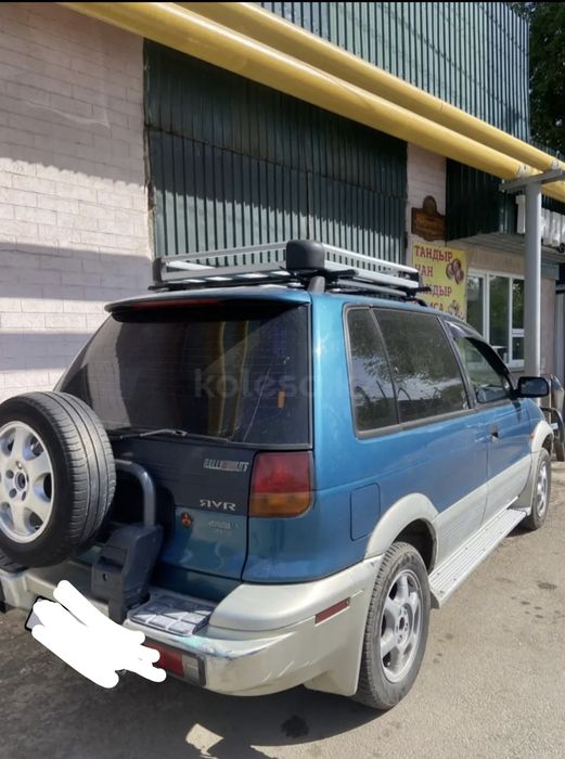 Mitsubishi RVR 1997
