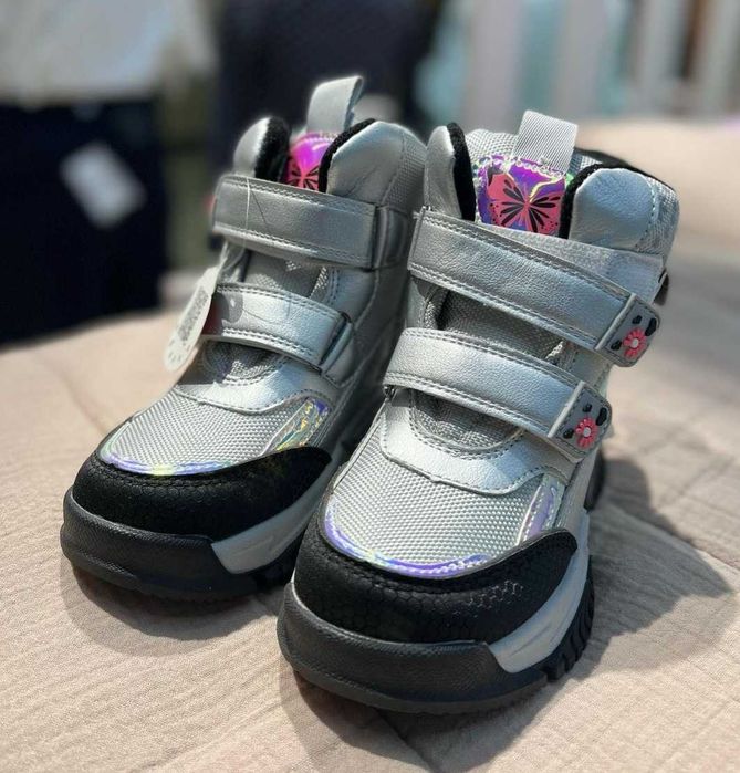 Ботинки на девочек зимние 2 вида