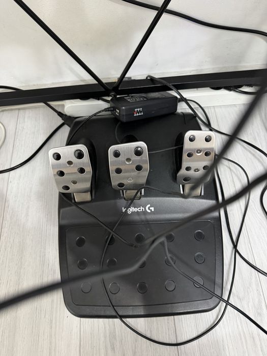Vand volan logitech
