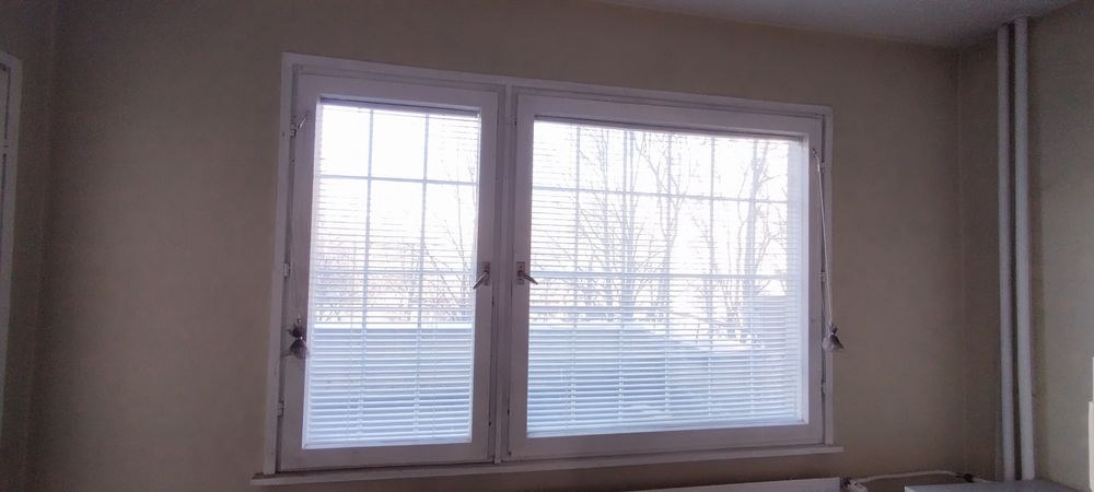 Подарявам дървена дограма от панелен блок