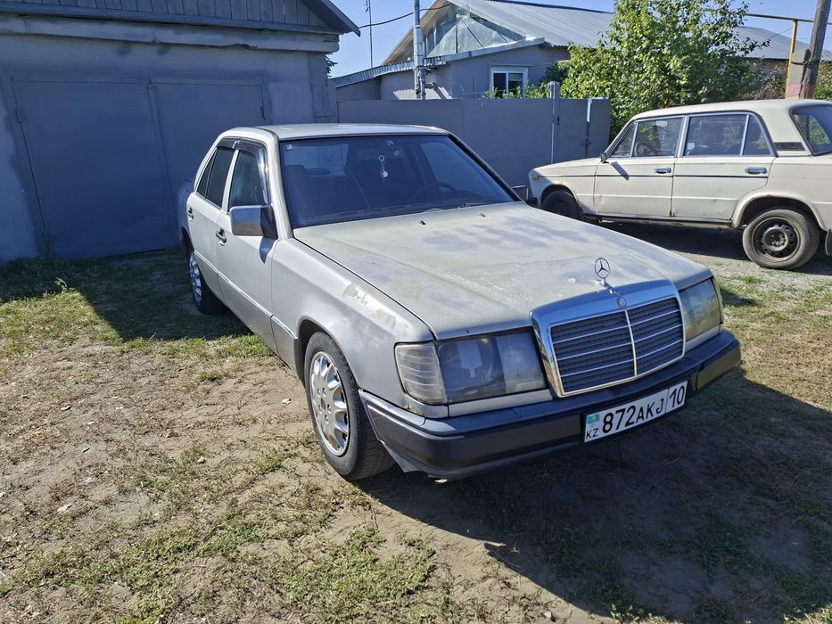 Mercedes-Benz E230