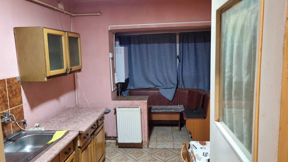De vanzare apartament cu doua camere