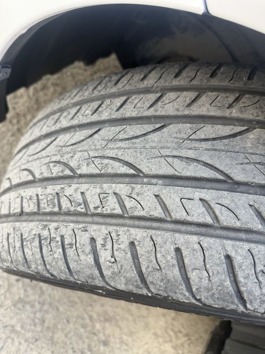 Продам шины Yokohama 245/45/19