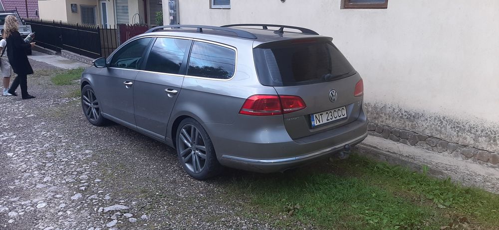 Vând wv passat b7, model 2013, motor2000,culoare Maro, interior piele Crem, cutie manuala 6 Trepte, 300000Km reali, unic Proprietar