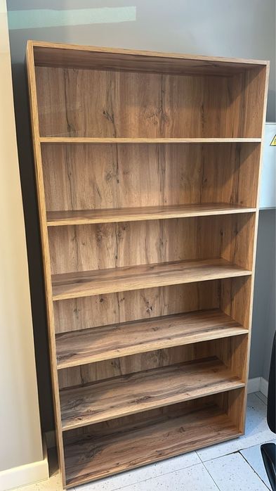 Продам шкаф витрину стеллаж