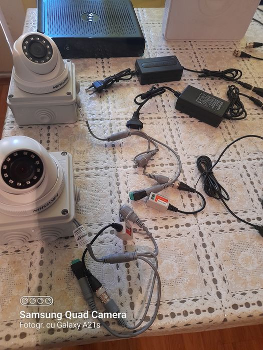 Vand 2 camere  video de apartament - cu infraroșu-  Noi