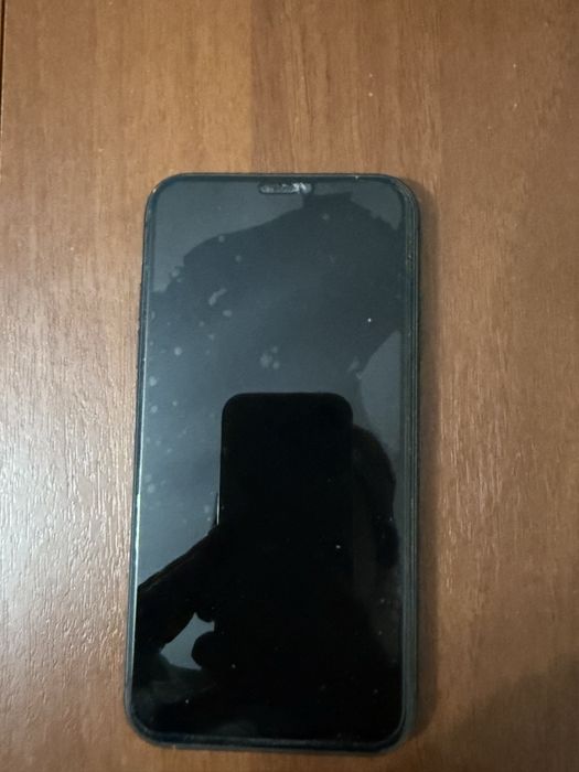 Продам айфон 11 ,черного цвета
