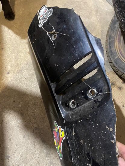 Ремонт на брони,спойлери и пластмаси