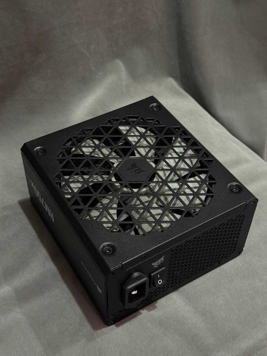 Блок питания Corsair RM750x GOLD Shift series