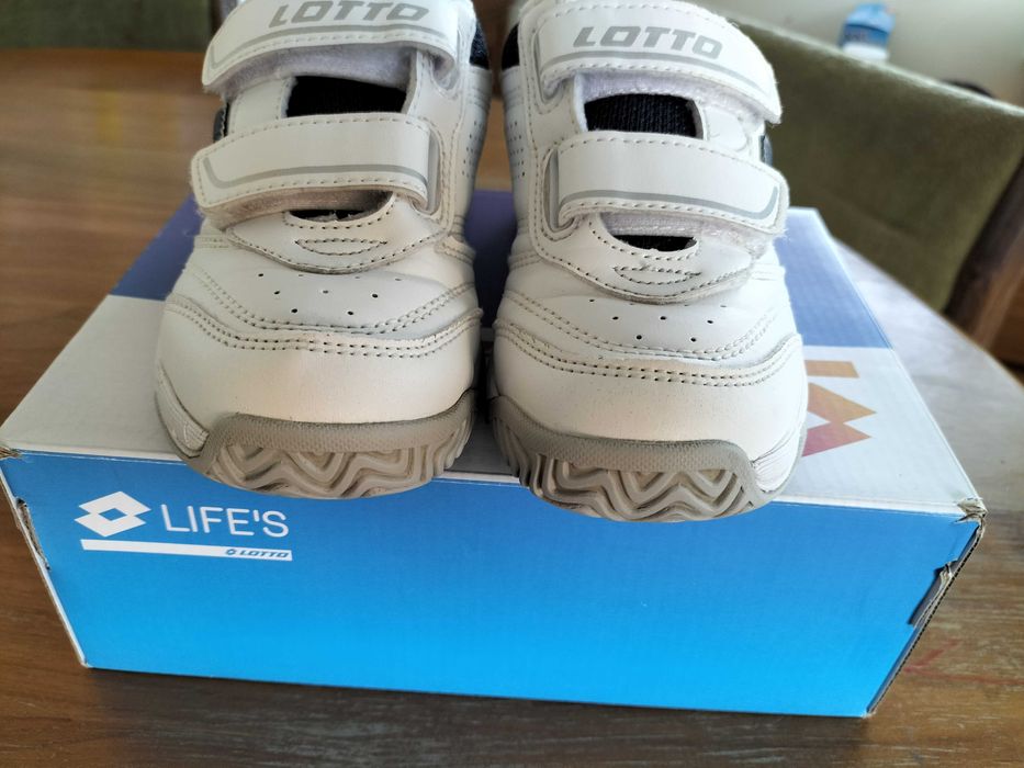 Adidași Lotto mărimea 30 int. 18,5 cm