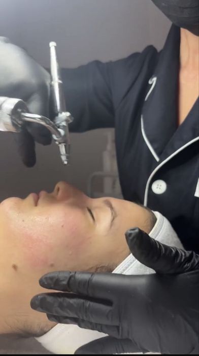 Tratament facial de curatare in profunzime si hidratare