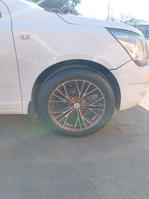 Vossen Diska Balon Cobaltga 215 55 R17 Holati Ideal