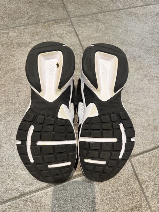 Продам кроссовки Nike