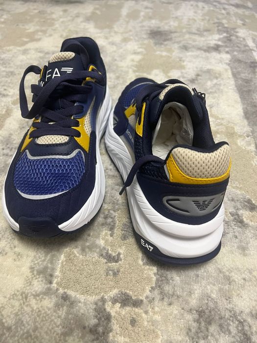 Vind Adidasi Emporio Armani 41