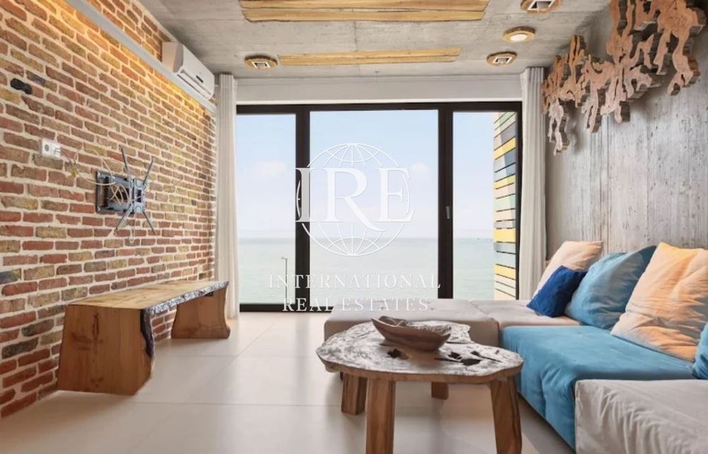 Дава се под наем Четиристаен апартамент в Варна, Бриз - 185 кв.м за 2801 € - Снимка #1