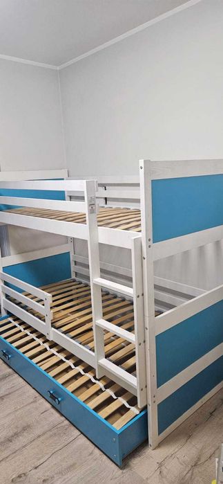 Vand pat suprapus copii stare foarte buna.cu saltele 3 pers