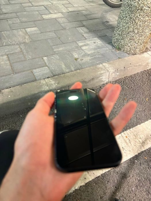 Vand iphone 16 impecabil