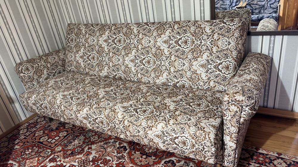 Продам диван и кресла