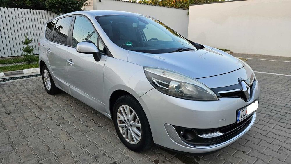 RENAULT Grand Scenic 2013