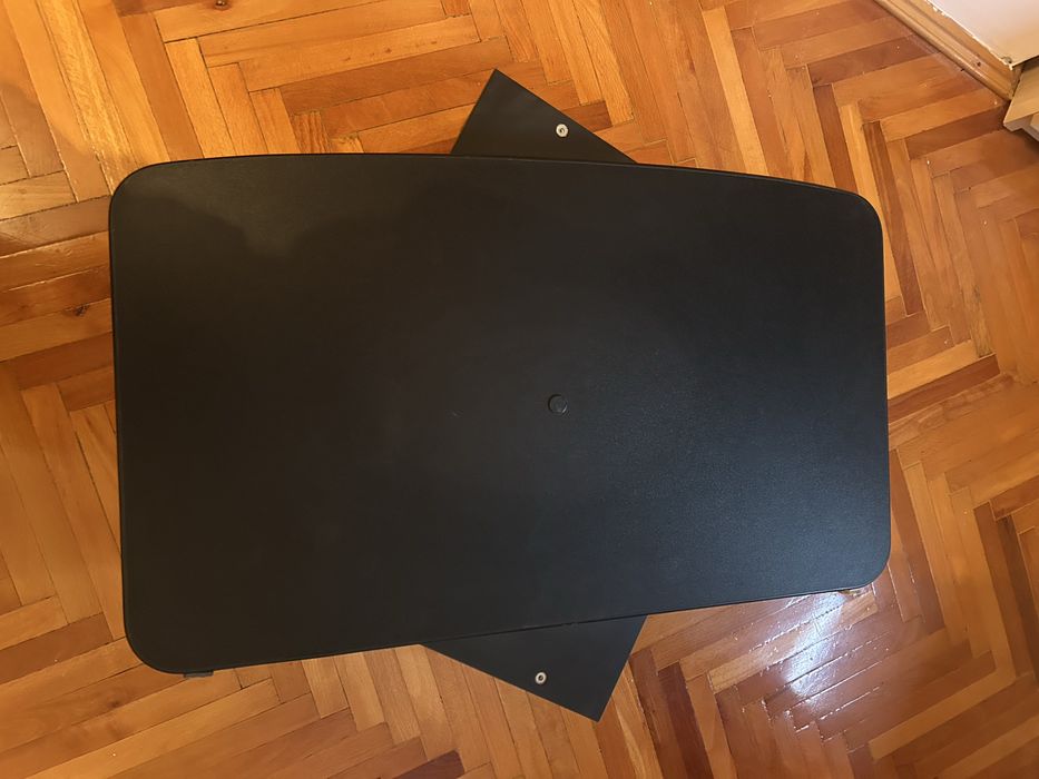 Masă neagra rotativa