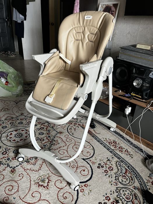 Детский стульчик для кормления