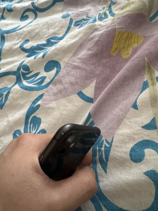 Продам айфон 11 128гб