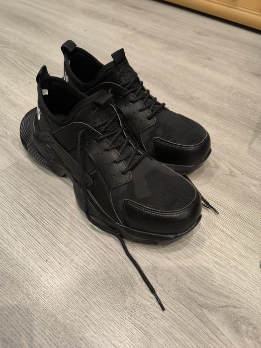 Уникални маратонки с твърдо бомбе