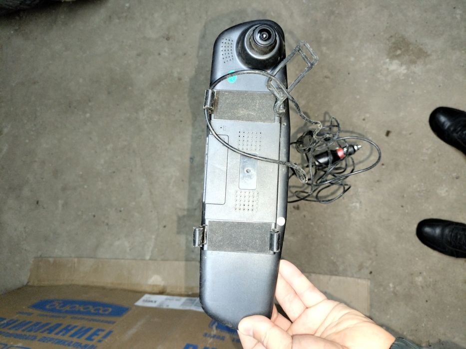 Продам лампочки би лёд и регистратор