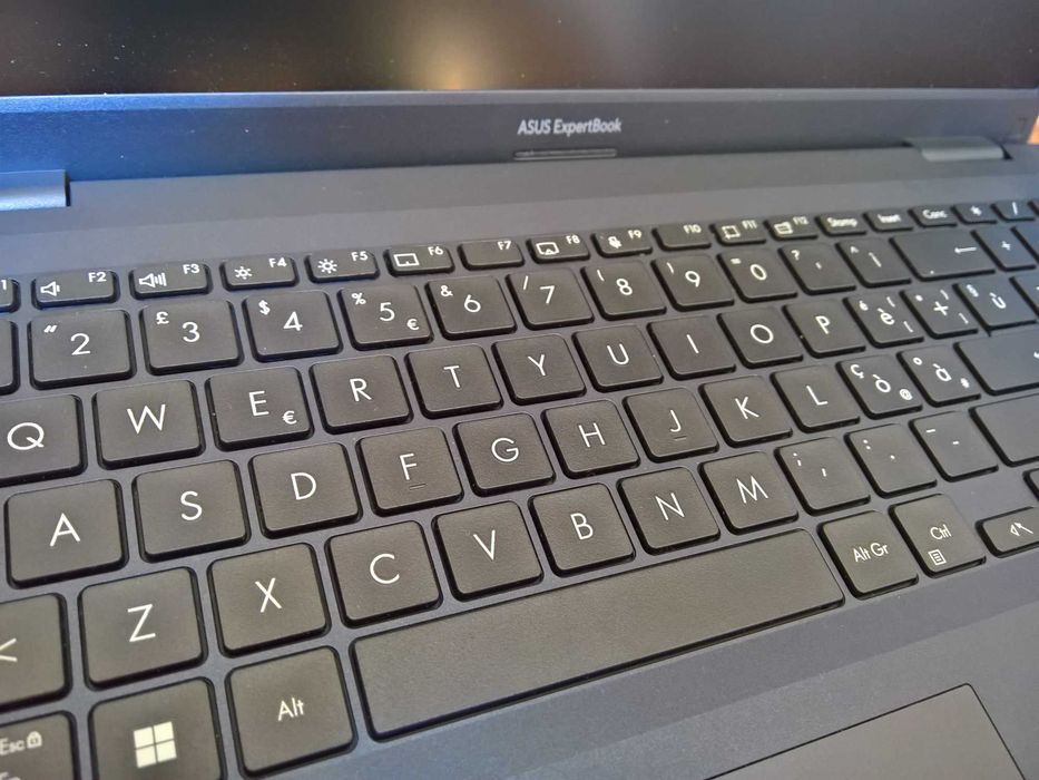15.6" ASUS ExpertBook B1, i5-1235U, 16GB DDR4, 512GB NVMe